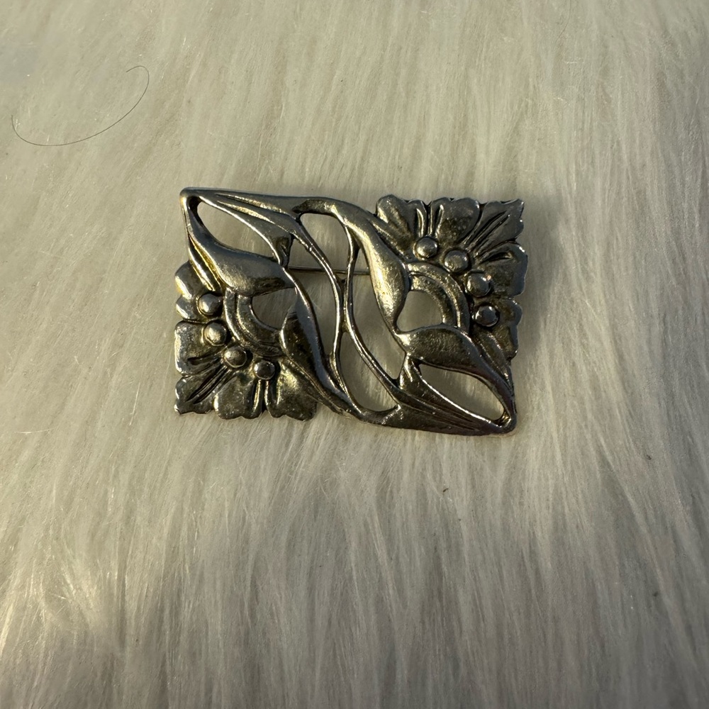 Sterling Silver Rectangular Floral Brooch/Pin - Picture 2 of 3